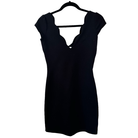 UO Black Scalloped Neckline Bodycon Dress in Women’s XS - Picture 3 of 5